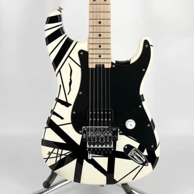 Immagine 2021 EVH Striped Series – Black & White - 4