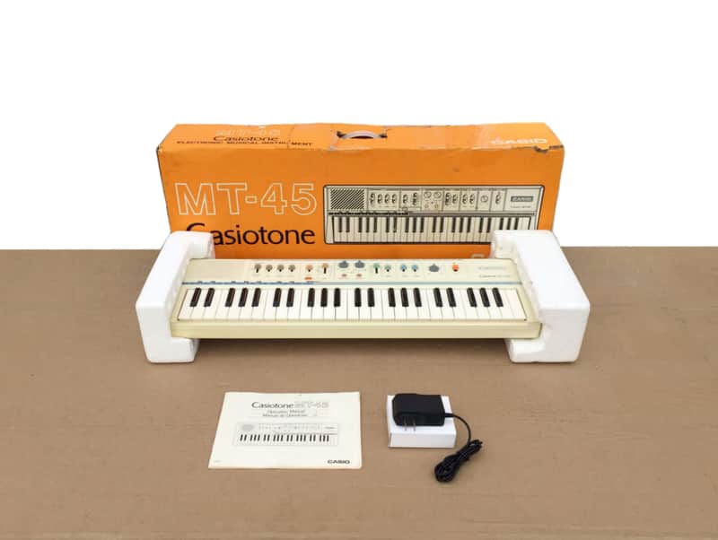 Casio Casiotone MT-45 Vintage Synthesizer Piano Keyboard In Open