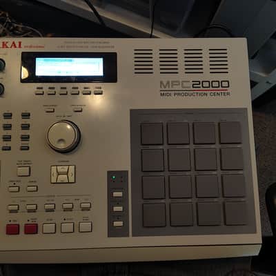 Akai MPC2000 MIDI Production Center 1997 - 2001 - Grey