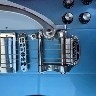 Gibson Firebird T 2017 - Pelham Blue + Vibramate Bigsby B5 + String Spoiler image 9