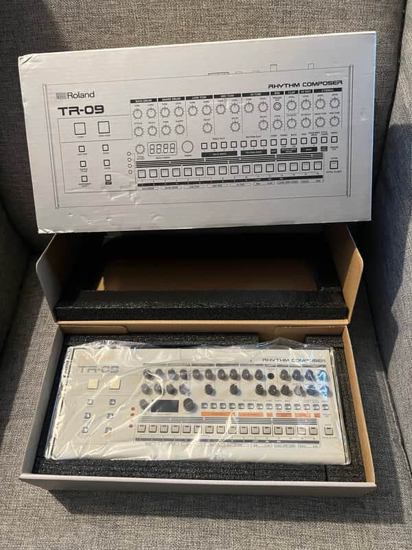 Roland TR-09 Rhythm Composer 2017 - Present - White image 1