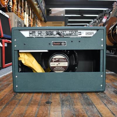 Fender Limited Run '65 Deluxe Reverb 22-watt 1 x 12-inch Combo Amplifier British Racing Green image 3