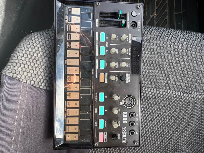 Korg Volca FM Digital FM Synthesizer/Sequencer 2016 - 2022 - Black image 1