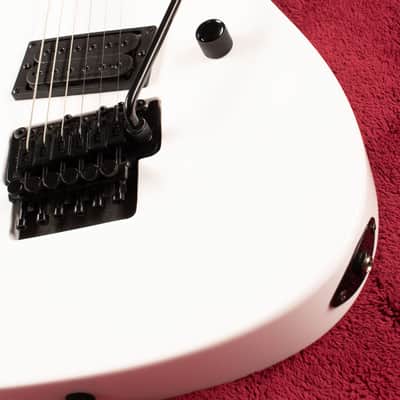 B.C. Rich Gunslinger Retro II with Floyd Rose - White image 7