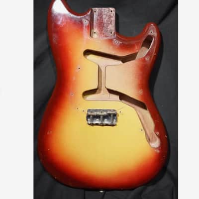 Fender Duo-Sonic with Rosewood Fretboard 1961 - 1964 - Sunburst image 2