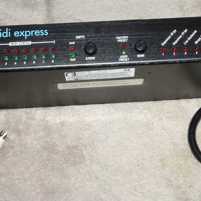 MOTU MIDI Express XT 8x8 MIDI Interface Patchbay SMPTE Mac/Windows 16 Preset Excellent image 1