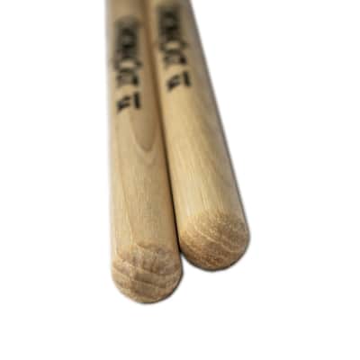 ChromaCast 5A USA Hickory Drumsticks, 6 Pairs with Drumstick Bag image 4