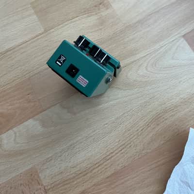 Boss TR-2 Tremolo (Silver Label) 1997 - Present - Green image 6