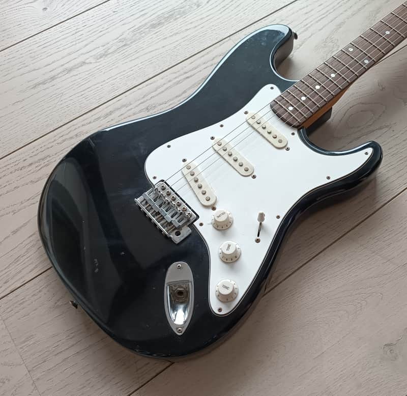 Sunn Fender Mustang Stratocaster