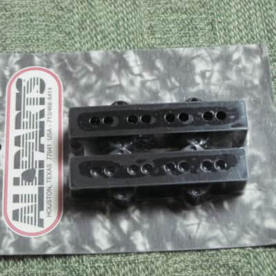 new in package A+ Allparts PC-0953-023, Pickup Cover Set for Jazz Bass / J Bass (2 piececs) Black, plastic (from 2020s) screws are NOT included- but they're availabe for sale upon request image 16