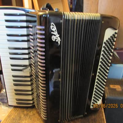 Rio accordion,120 bass,3/4 reeds,LMM,17.5" KB,toggle treble register, image 5