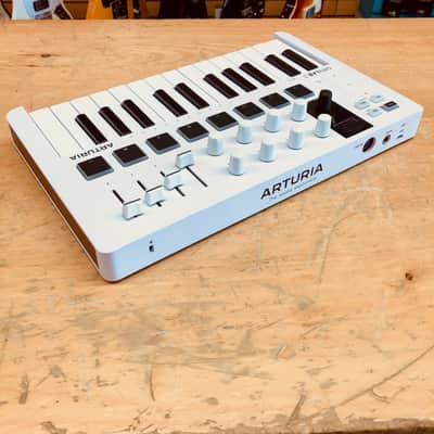 Arturia Minilab 3 Midi 25-Key Keyboard Controller image 3