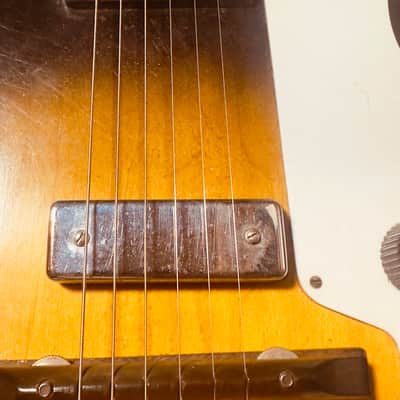 1959 Silvertone 1421/1327 1959 - Shaded Sunburst image 4