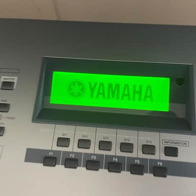 Yamaha Motif ES 8 Production Synthesizer 2000s - Gray image 2