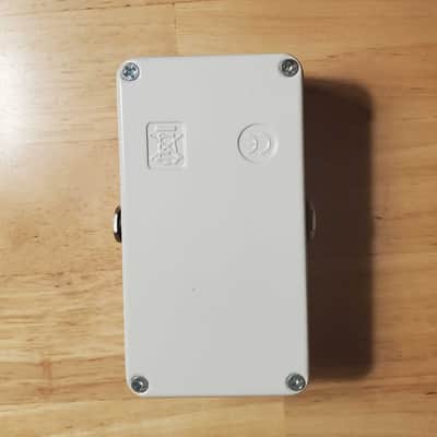 Electro-Harmonix Nano Big Muff Pi Distortion / Sustainer 2013 - Present - White / Black / Red image 2