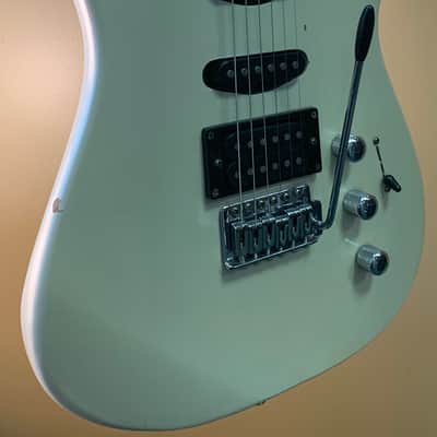 Squier II by Fender Stratocaster Pearl Metallic 1989 image 4