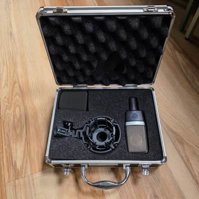 AKG C214 Large Diaphragm Cardioid Condenser Microphone 2010s - Black image 3