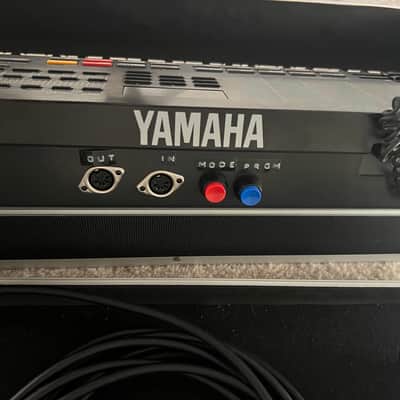 Yamaha VSS-200 (midi and audio cables) image 4