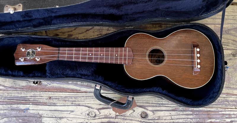 Regal / Lyon & Healy Deluxe mahogany Soprano 1920s - Vintage patina image 1