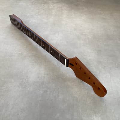 Roasted Maple / Rosewood Stratocaster neck - Nitro Satin - SS Frets - Bone nut image 11