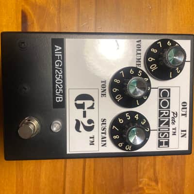Pete Cornish G-2 Battery-Free Distortion 2010s - Black/White image 5