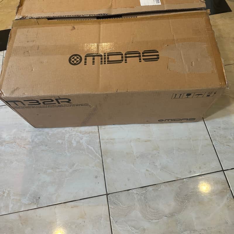 2018 – Present Midas M32R LIVE Digital Mixing Console Black