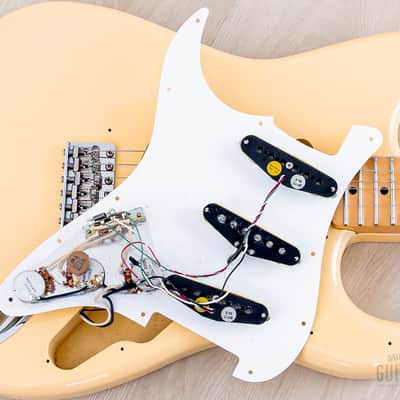 1996 Fender Custom Edition Yngwie Malmsteen Stratocaster ST72-140YM Yellow White w/ Dimarzio, Case & Hangtag, Japan MIJ image 20
