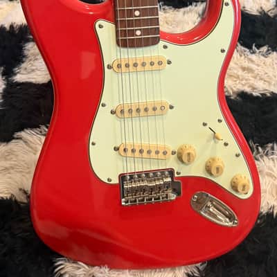 Squier Simon Neil Signature Classic Vibe Stratocaster 2012 - Fiesta Red Fender image 2