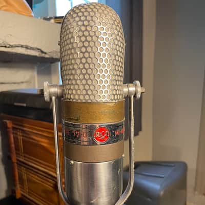 RCA 77-D Ribbon Microphone 1945 - 1955 - Silver / Red Badge image 4