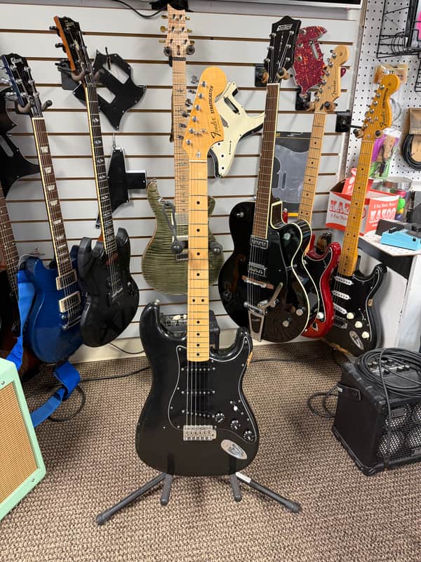 Vintage Fender Stratocaster 1979 - Black Strat image 1