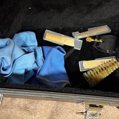 Yamaha YAS-26 Standard Alto Saxophone w Case image 16