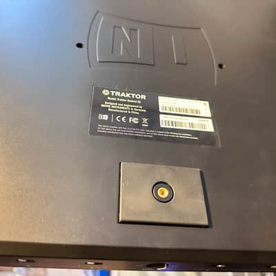 Native Instruments Traktor Kontrol S8 with Flight Case image 18