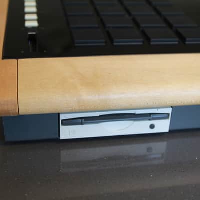 Akai MPC3000 Production Center - Custom Forat image 2