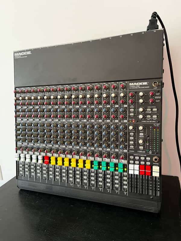 Mixer Mackie 1604 VLZ Pro Made in USA image 1