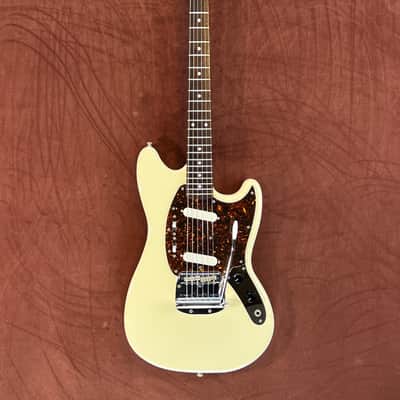 Fender MG-66-66 Mustang 2002 | Made in Japan | - Vintage White image 5