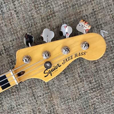 Squier Classic Vibe '70s Jazz Bass 2024 in 3-Color Sunburst image 4