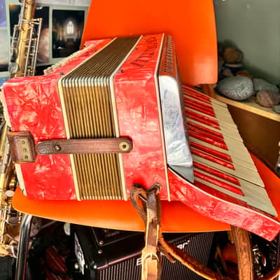 Santianelli Italia 1930-1939 - Red Piano Accordion image 2