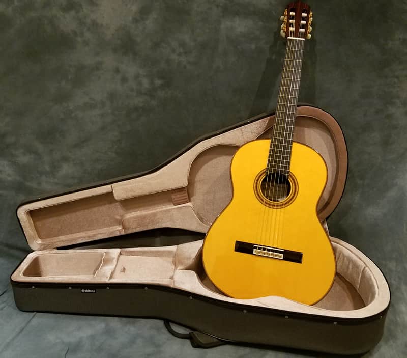 Yamaha GC32S Handcrafted Spruce Classical Guitar Gloss Natural image 1