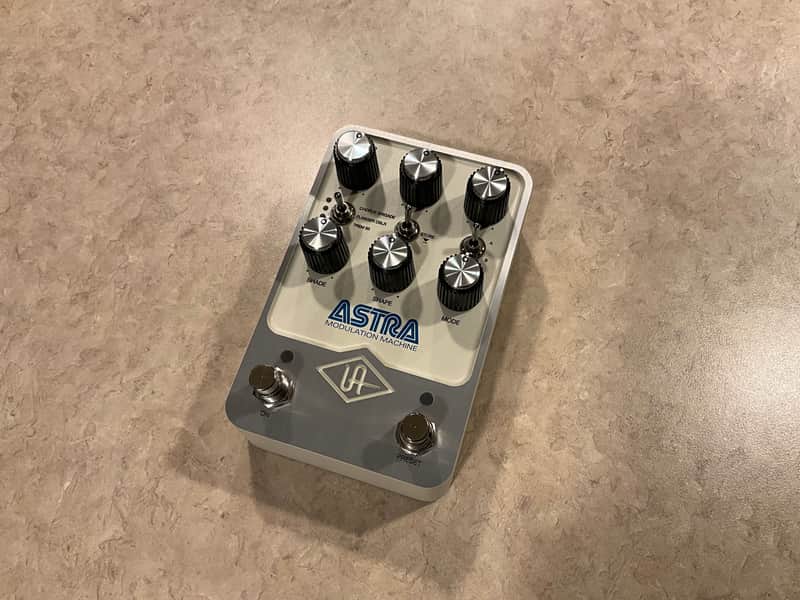Universal Audio Astra Modulation Machine Pedal