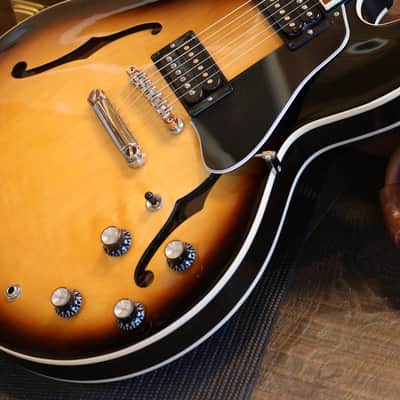 2022 Gibson ES-335 Dot Semi-Hollow Electric Guitar Sunburst Gloss + OHSC image 6