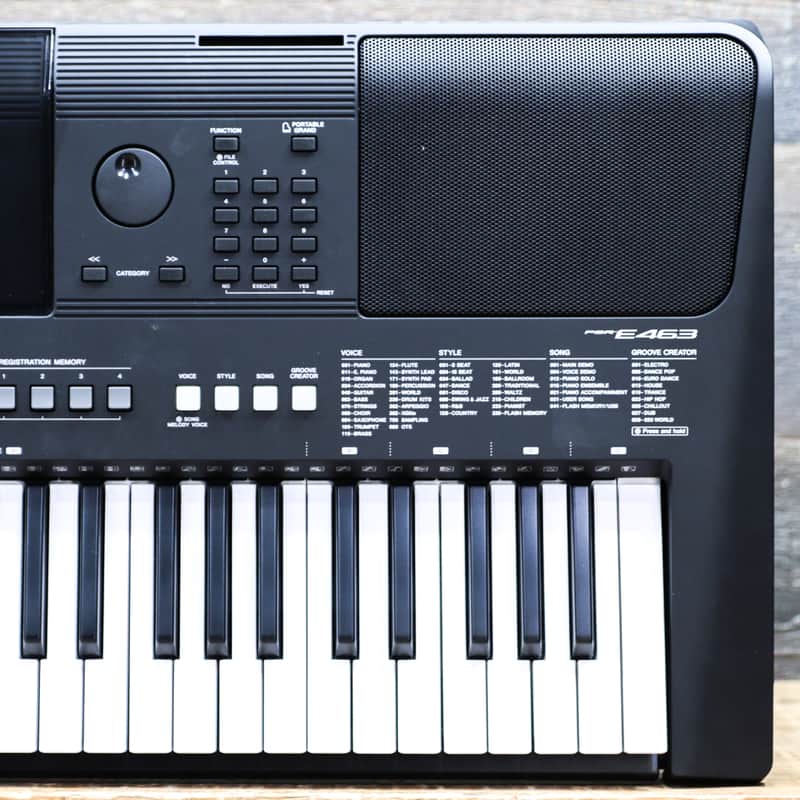 Yamaha PSR-E463 Digital Keyboard 61-Key Touch Response 48-Note Polyphony w/Box image 1