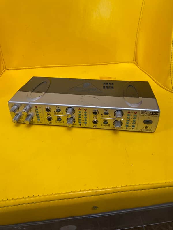 Behringer MiniAmp AMP800 4-Channel Stereo Headphone Amplifier 2001 - Present - Standard image 1