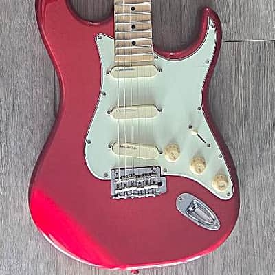 Tagima T-635 "S" Style w/Lace Sensor Pickups Includes Gtr Stand, Strap, Cable And Xtra Strings! image 4