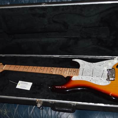 G&L George Fullerton Signature Legacy 2000 - 3 Tone Burst image 2