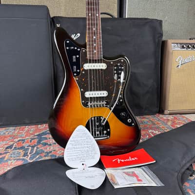 *Video* Fender Traditional II 60's Jaguar Alder 3 Tone Sunburst - 2017 image 2