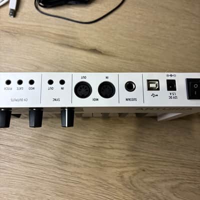 Arturia KeyStep 37 MIDI Controller 2021 - 2025 - White image 4