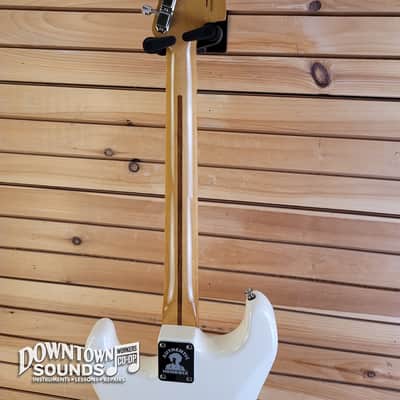 2015 Fender Jimi Hendrix Signature Stratocaster with Road Runner Gig Bag - Olympic White, 8lbs image 6