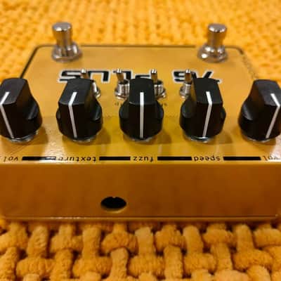 SolidGoldFX 76 Plus 2019 Mustard image 3