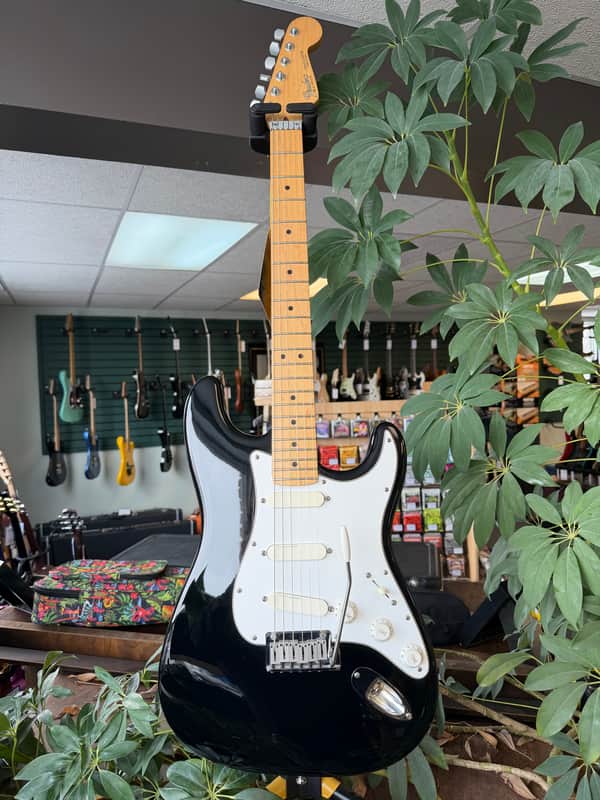 Fender Strat Plus with Maple Fretboard 1987 - 1998 - Black