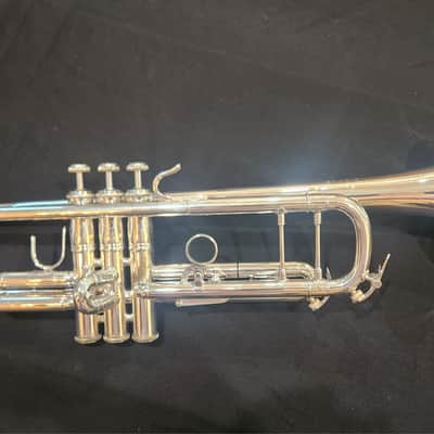 Vincent Bach Stradivarius Model 37 1983-84 - Silver image 1